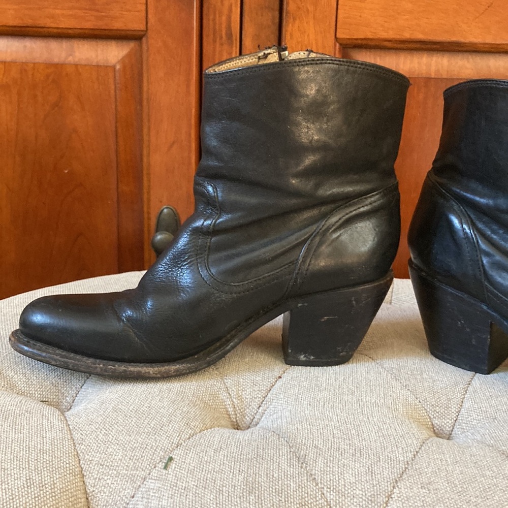 Frye short cowboy boots with zip